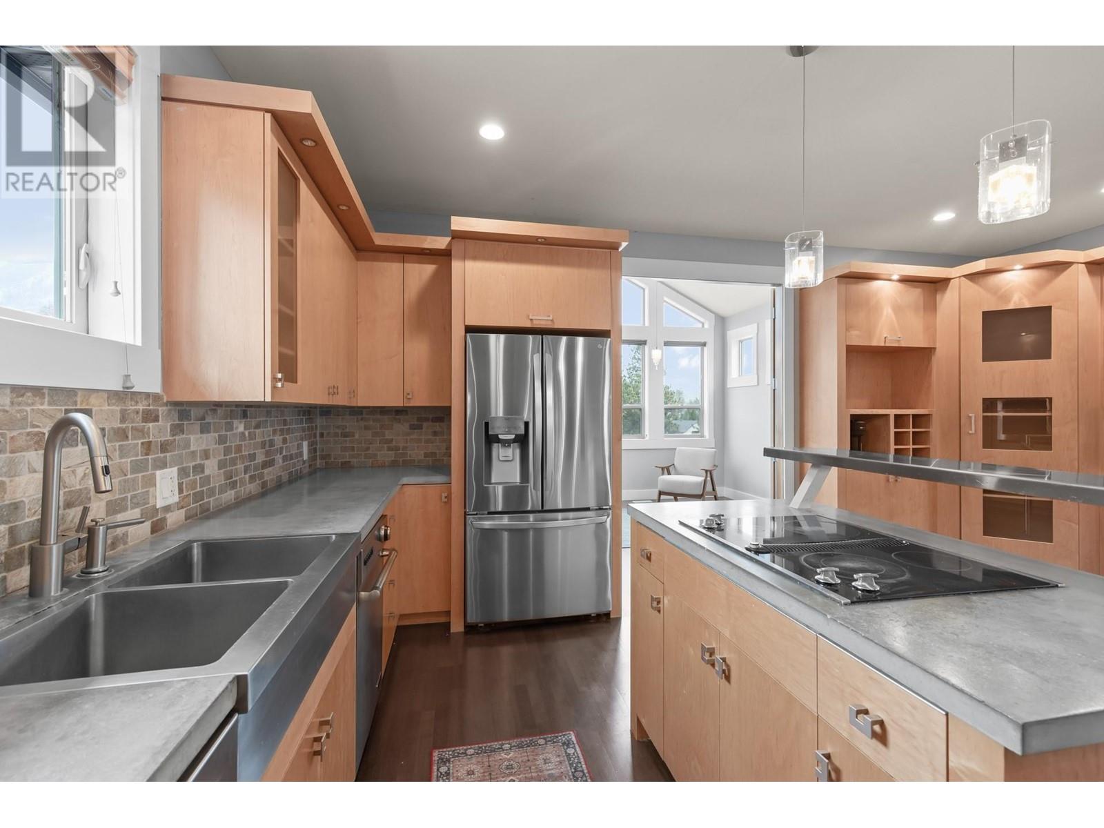 Property at 2922 Bentley Road image 5