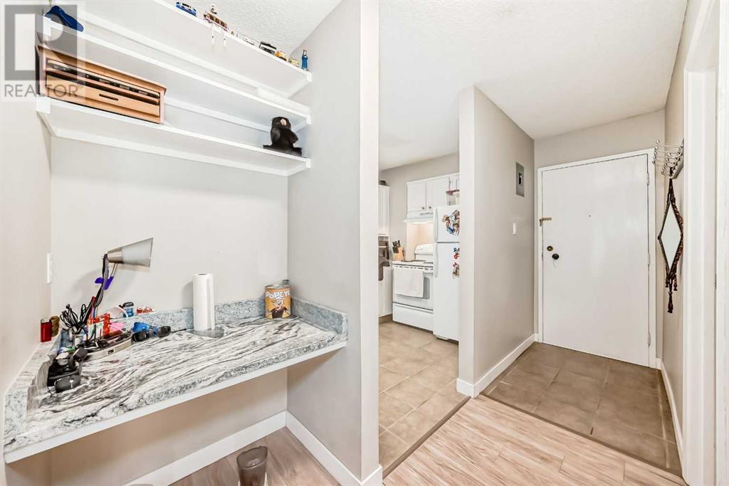 Property at 7110, 315 Southampton Drive SW image 2