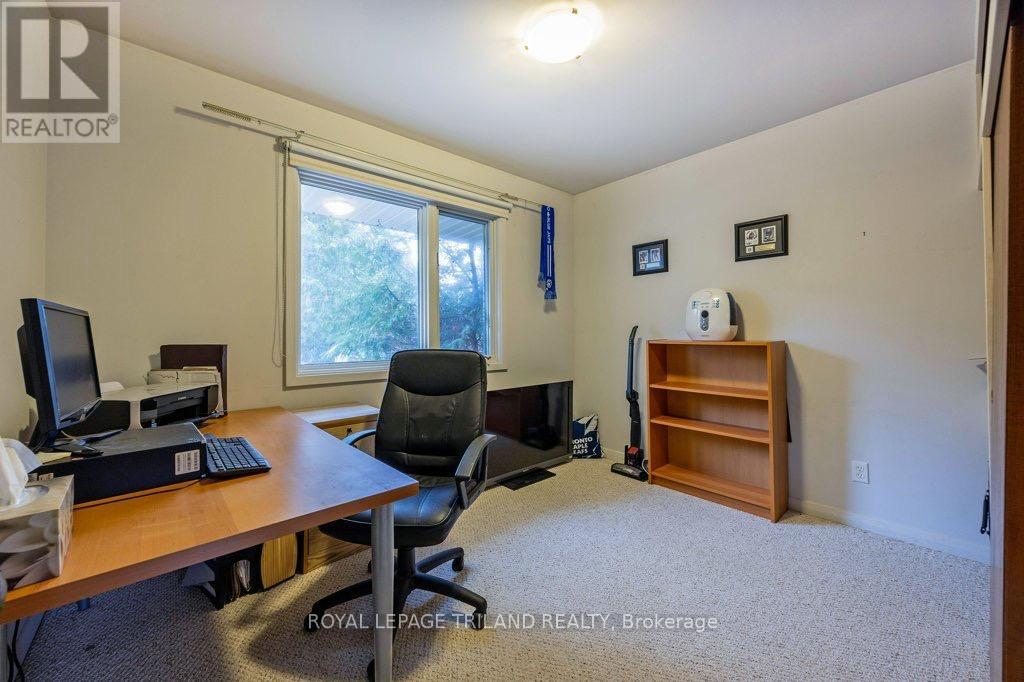 34 Strathcona Drive, London East, Ontario  N5W 1P8 - Photo 10 - X12040838