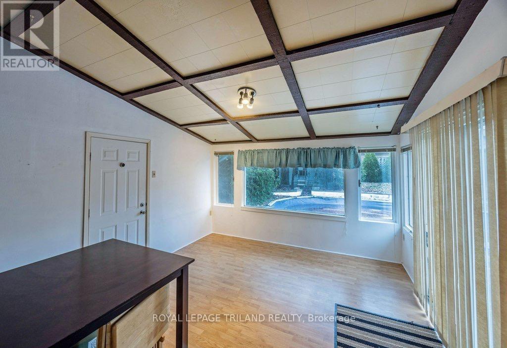 34 Strathcona Drive, London East, Ontario  N5W 1P8 - Photo 12 - X12040838