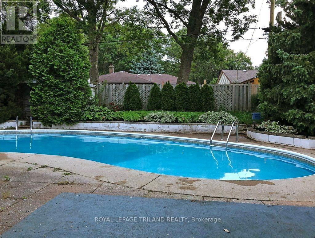 34 Strathcona Drive, London East, Ontario  N5W 1P8 - Photo 16 - X12040838
