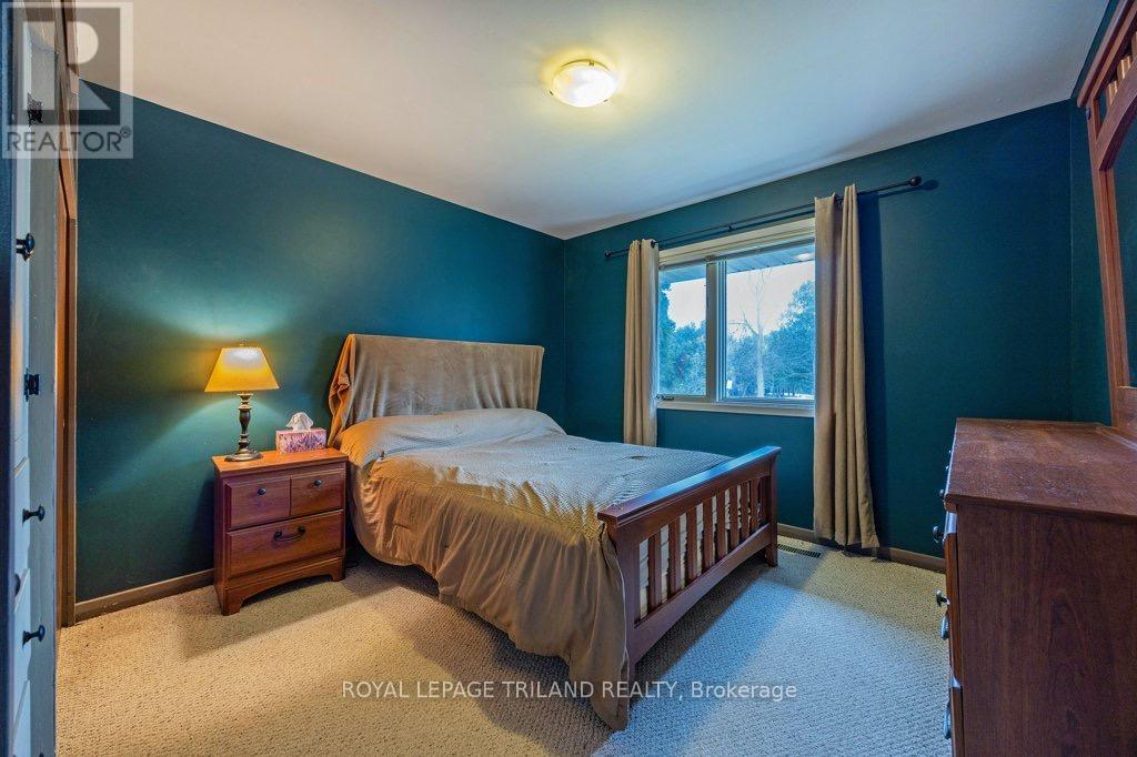 34 Strathcona Drive, London East, Ontario  N5W 1P8 - Photo 9 - X12040838