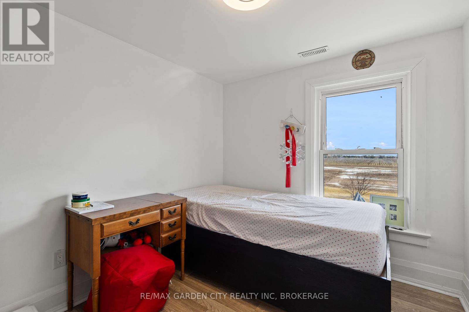 997 Niagara Stone Road, Niagara-On-The-Lake (Lakeshore), Ontario  L0S 2J0 - Photo 22 - X12040906
