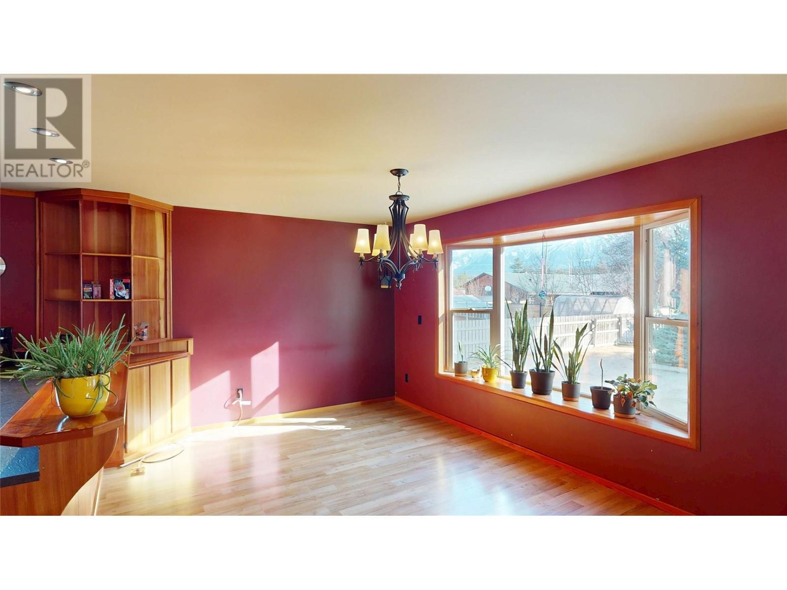 6228 Tamarack Road, Wasa, British Columbia  V0B 2K0 - Photo 11 - 10339343