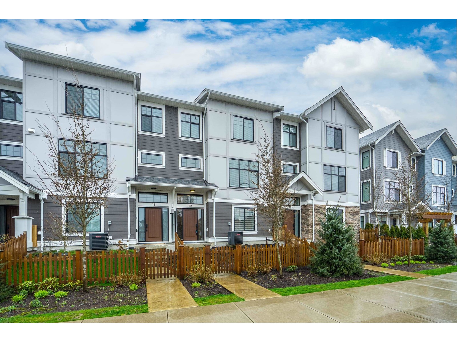 12 20261 72b Avenue, Langley, British Columbia  V2Y 3M8 - Photo 1 - R2981852