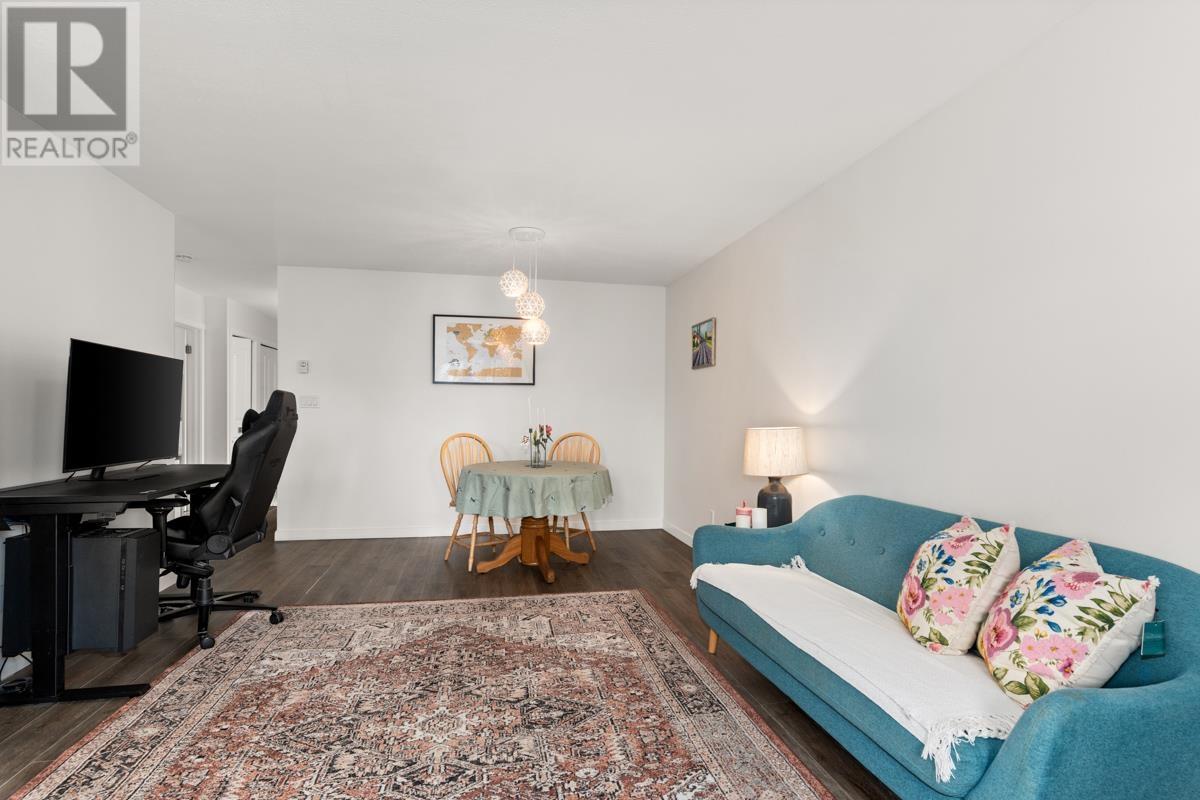 302 175 W 4th Street, North Vancouver, British Columbia  V7M 1H6 - Photo 5 - R2981404