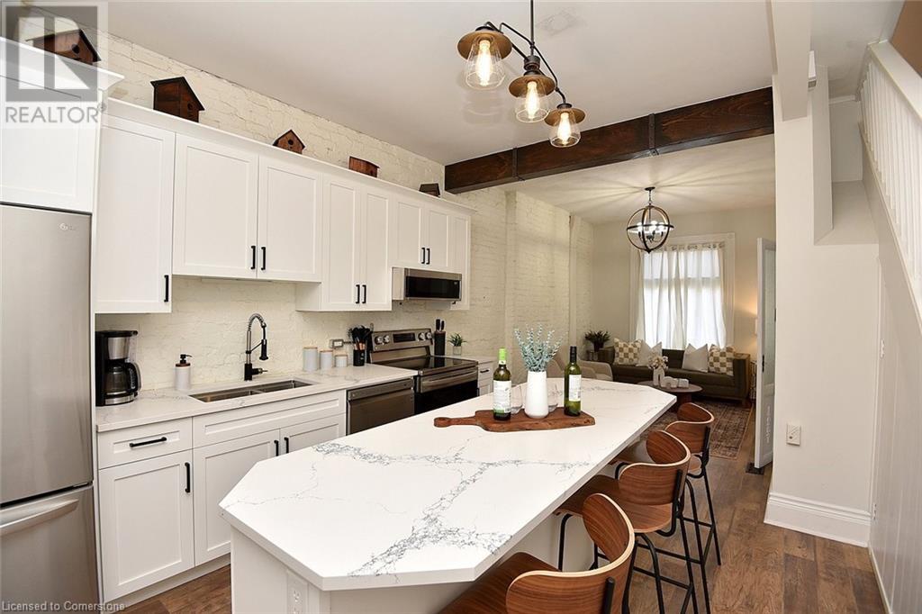 Property at 277 MAIN Street W image 3