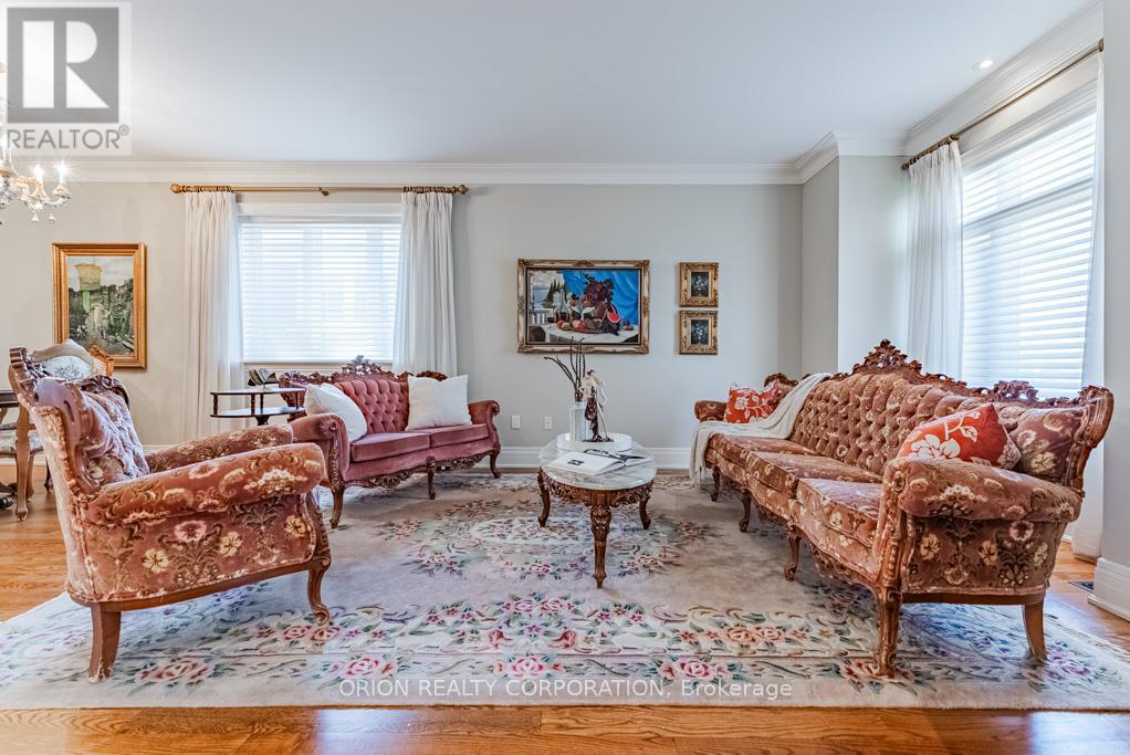 Property at 293 LA ROSE AVENUE image 5