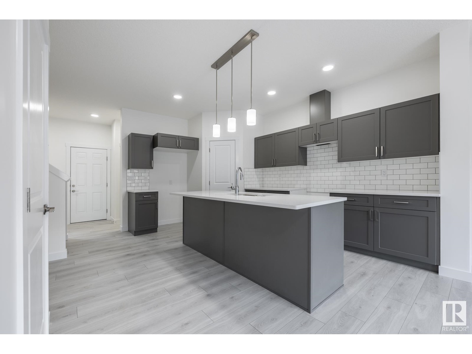 5240 Kinney Pl Sw, Edmonton, Alberta  T6W 1A8 - Photo 8 - E4427367