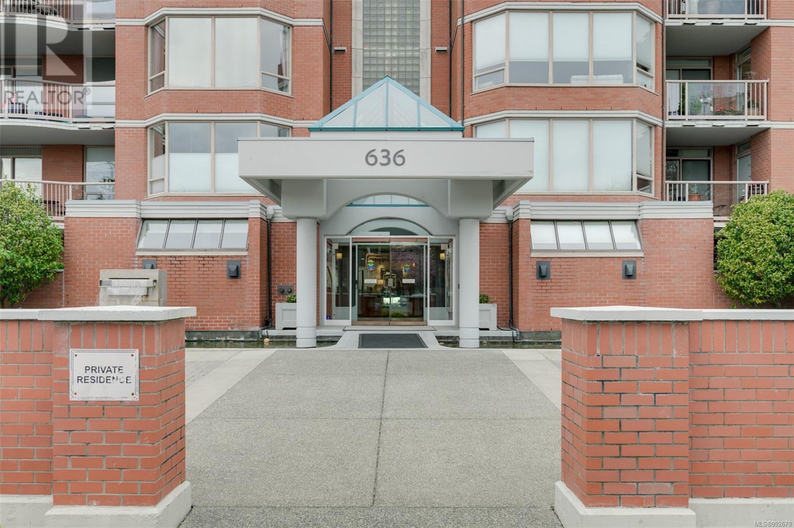 Property at 104 636 Montreal St image 3