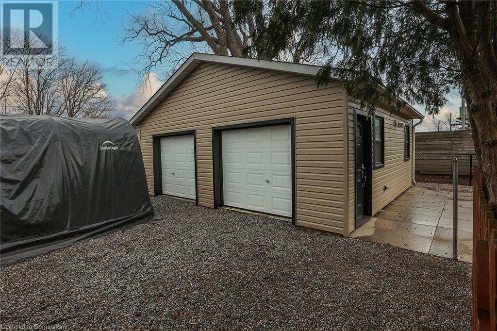 15 Adelaide Street, Grimsby, Ontario  L3M 1X2 - Photo 7 - 40709164
