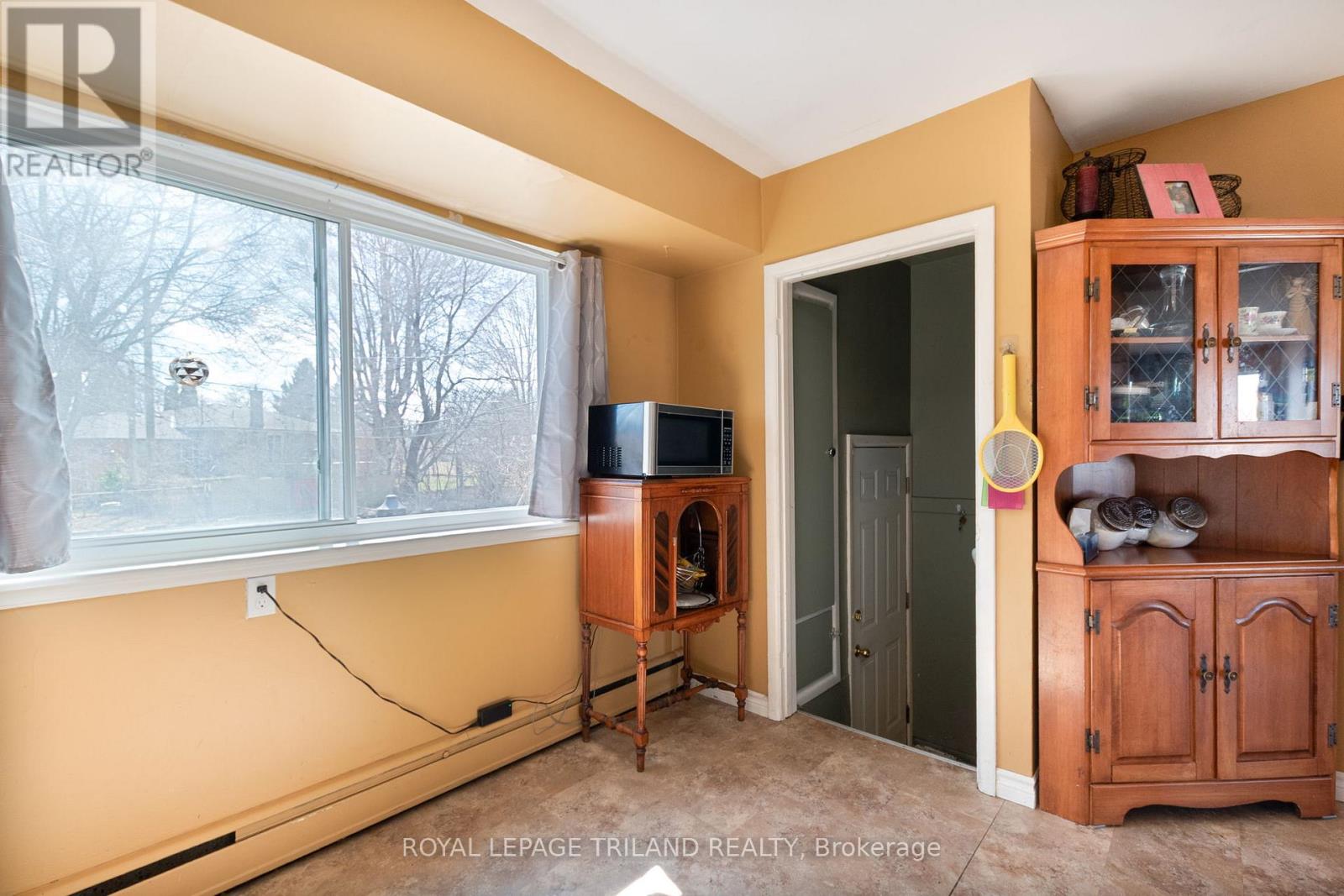 Photo 11 of 28 for 369 Dieppe Street