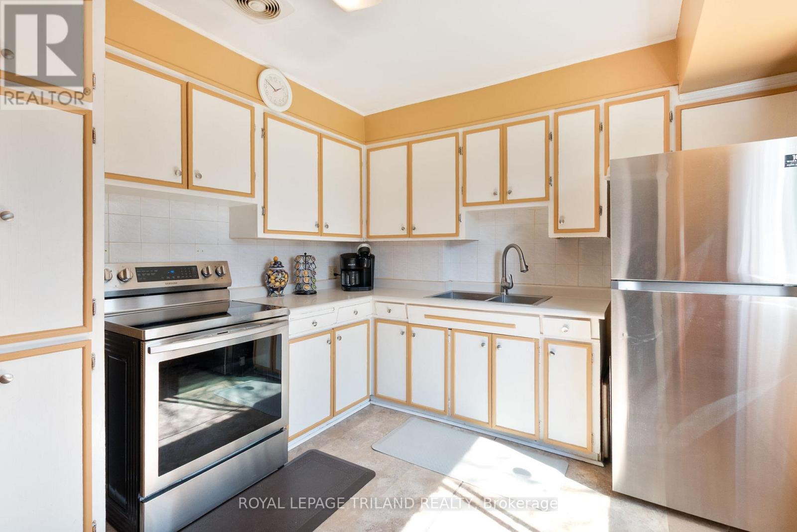 Photo 9 of 28 for 369 Dieppe Street