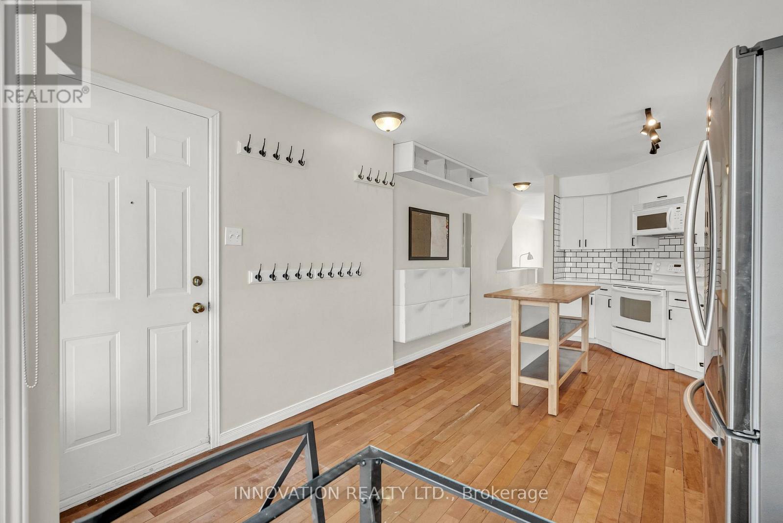 Property at 9 - 1657 LOCKSLEY LANE image 4