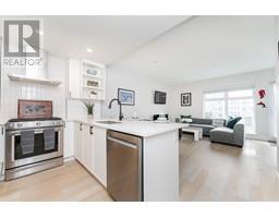 309 22226 BROWN AVENUE, Maple Ridge, British Columbia