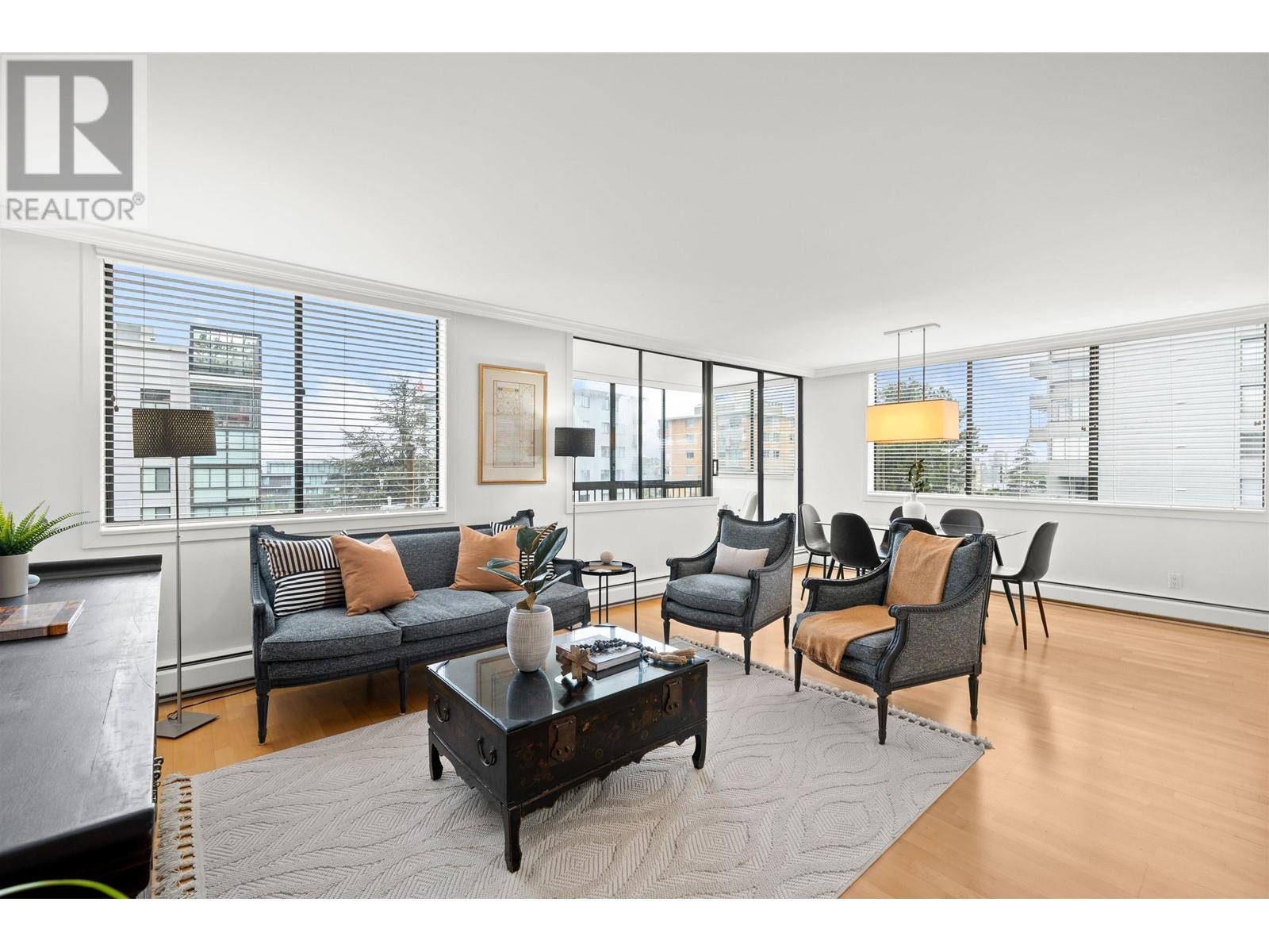 402 555 13TH STREET, west vancouver, British Columbia