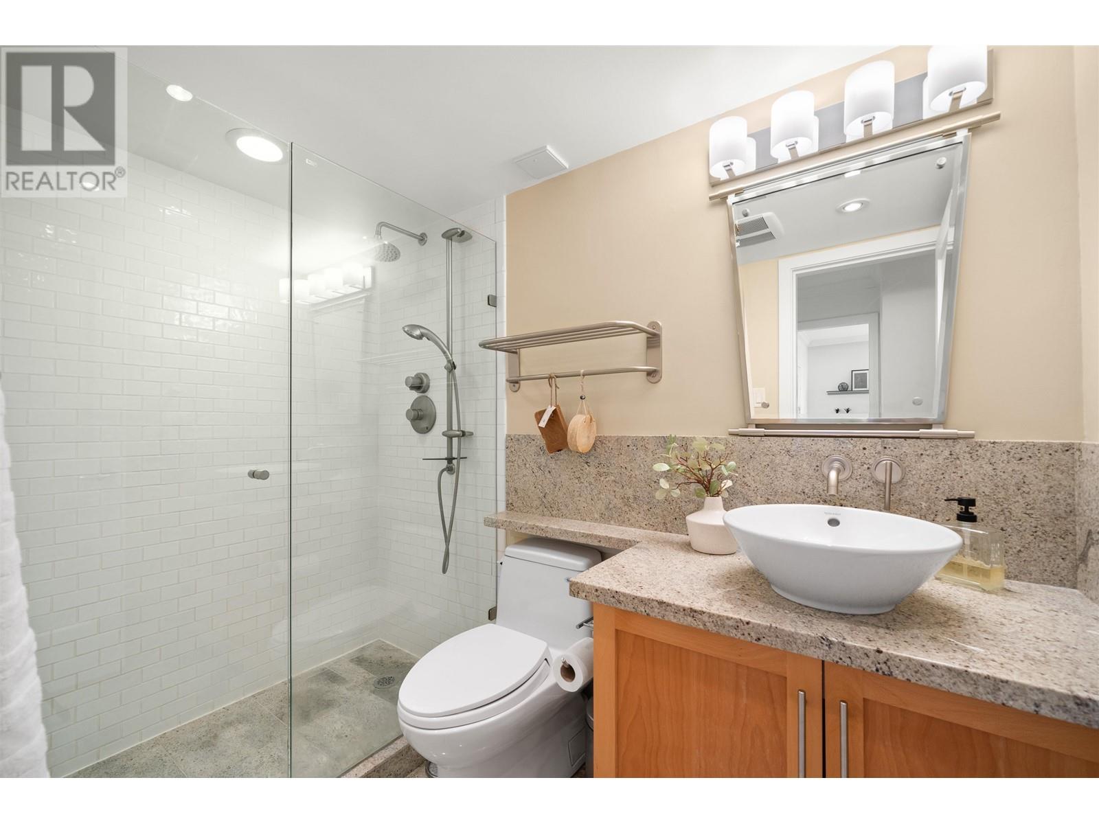 402 555 13th Street, West Vancouver, British Columbia  V7T 2N8 - Photo 18 - R2981803