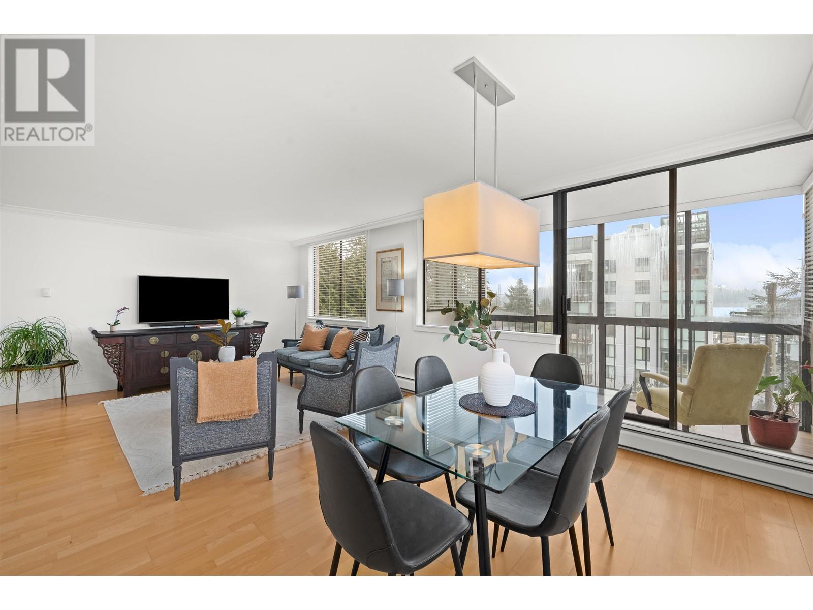 402 555 13th Street, West Vancouver, British Columbia  V7T 2N8 - Photo 2 - R2981803