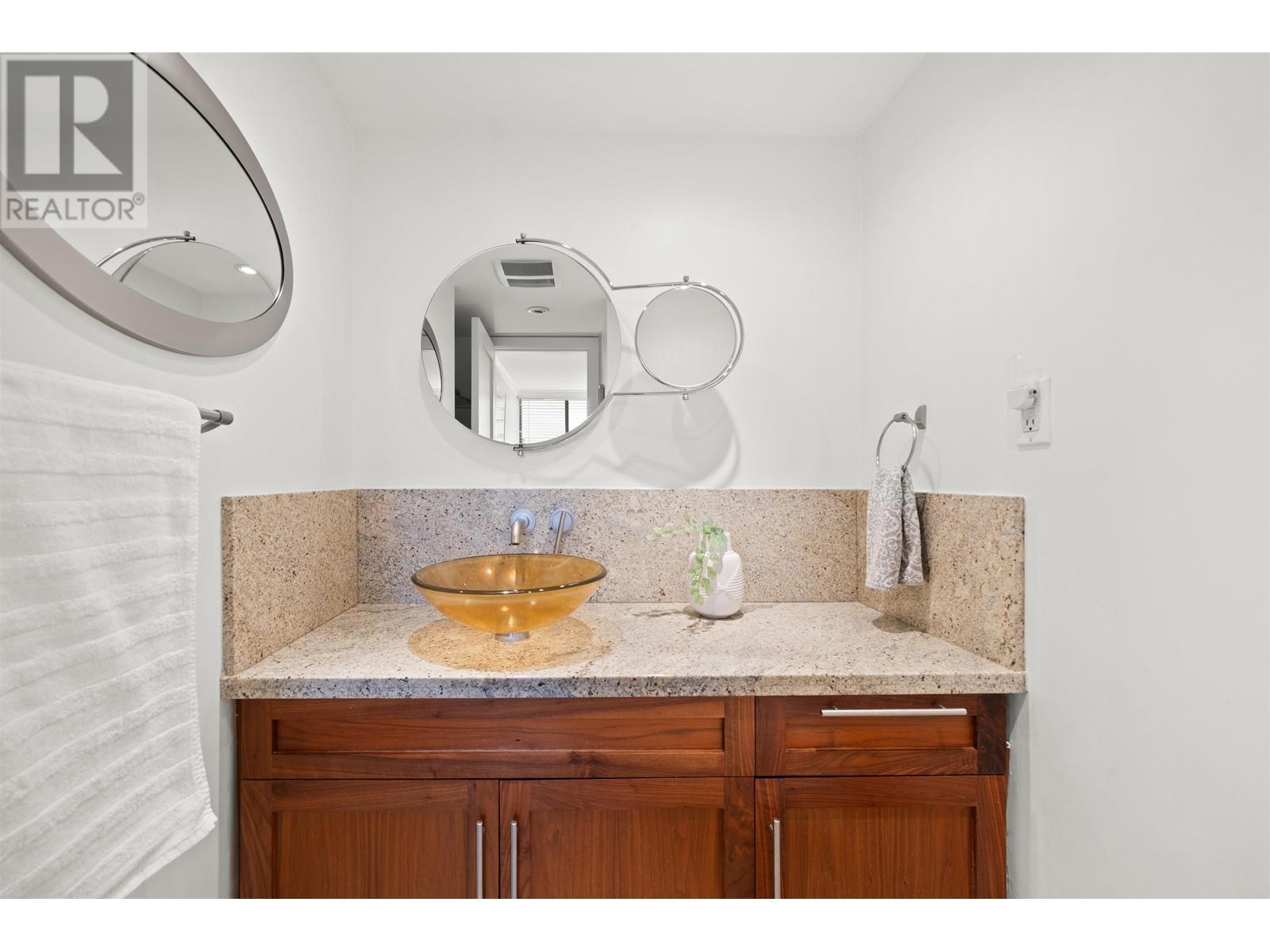 402 555 13th Street, West Vancouver, British Columbia  V7T 2N8 - Photo 20 - R2981803