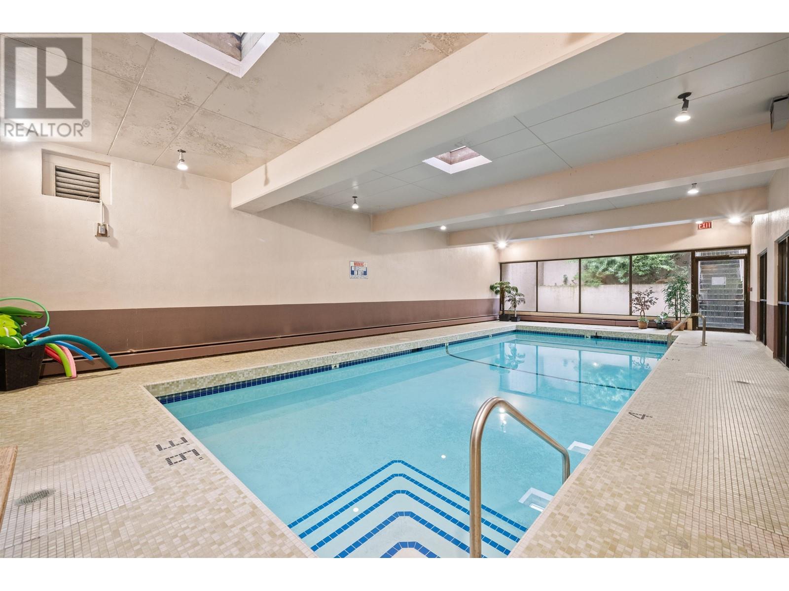 402 555 13th Street, West Vancouver, British Columbia  V7T 2N8 - Photo 26 - R2981803