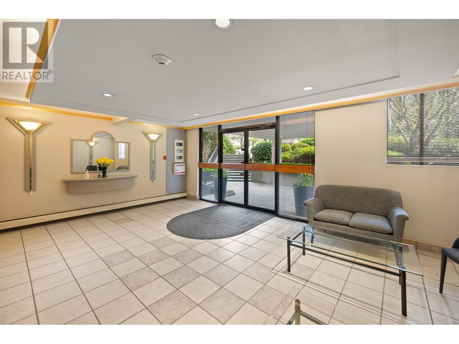 402 555 13th Street, West Vancouver, British Columbia  V7T 2N8 - Photo 30 - R2981803