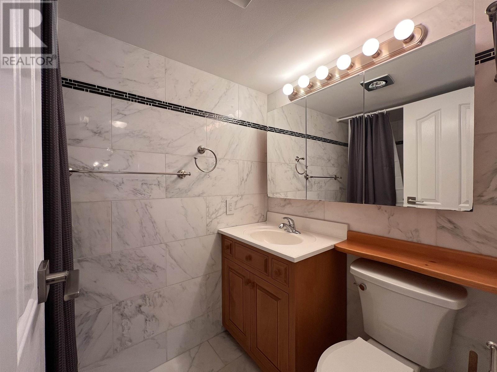 902 710 Seventh Avenue, New Westminster, British Columbia  V3M 5V3 - Photo 14 - R2981835