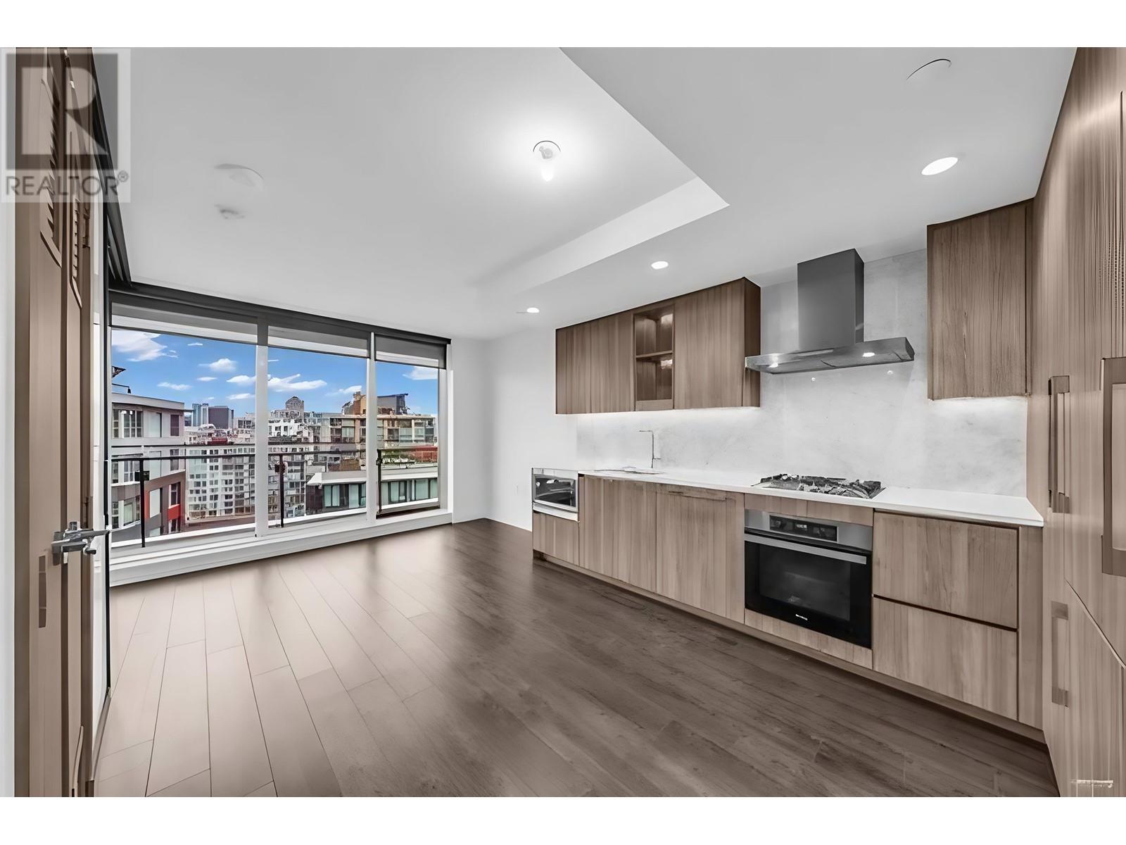1302 1768 Cook Street, Vancouver, British Columbia  V5Y 0N3 - Photo 2 - R2981873