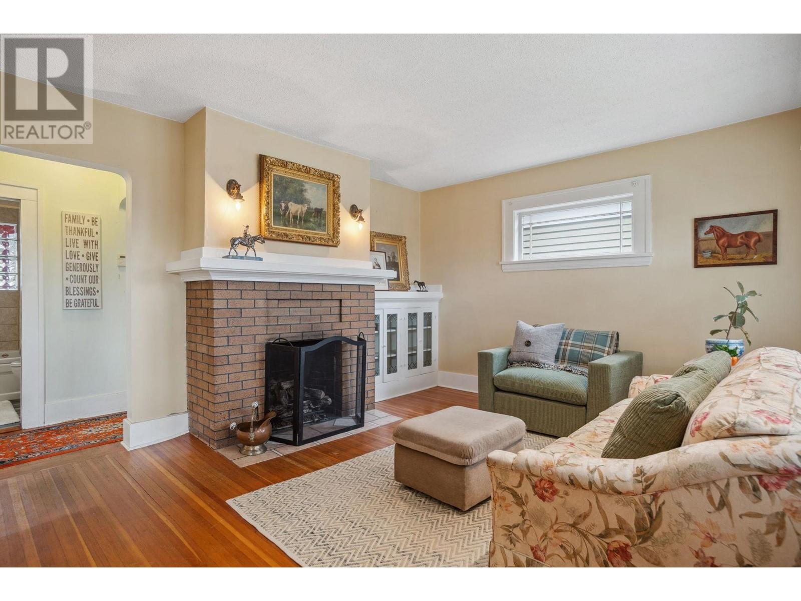 2117 W 46th Avenue, Vancouver, British Columbia  V6M 2L2 - Photo 3 - R2981871