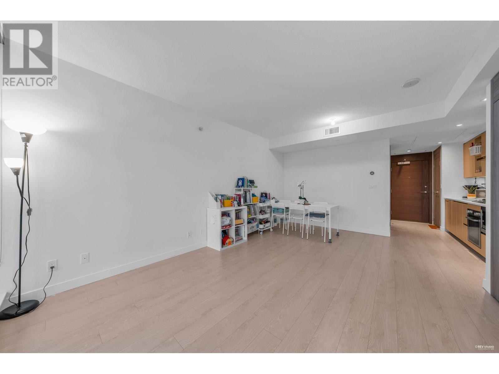 703 4720 LOUGHEED HIGHWAY, burnaby, British Columbia