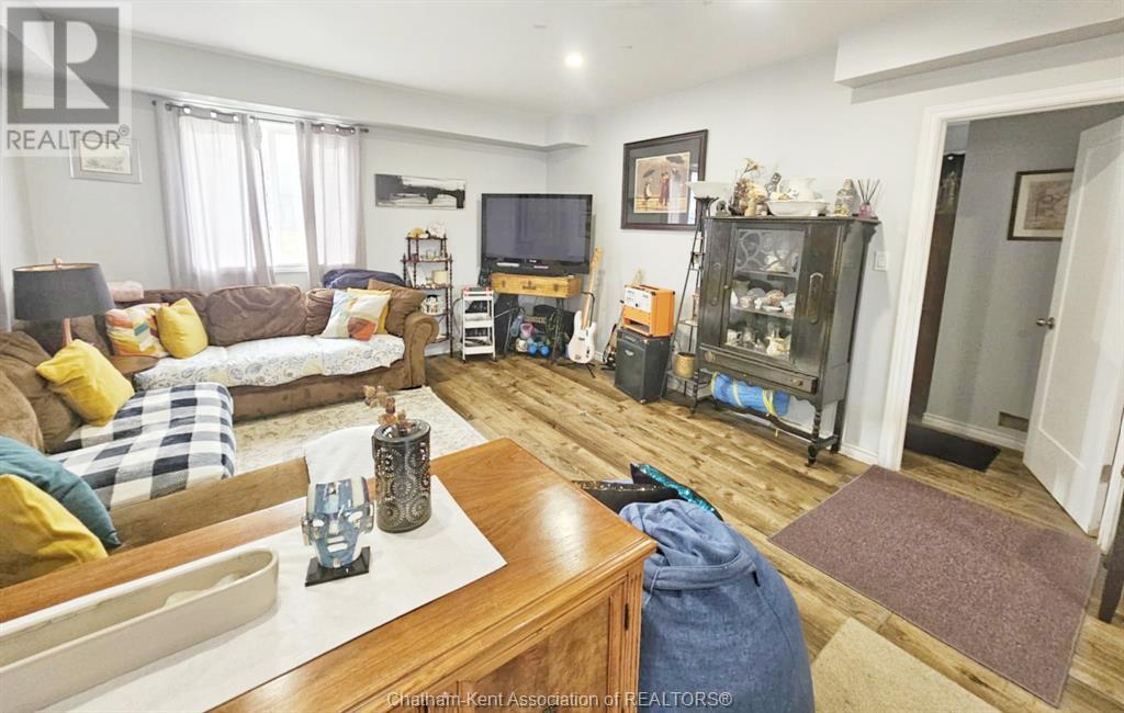 Property at 49 Hannibal STREET image 4