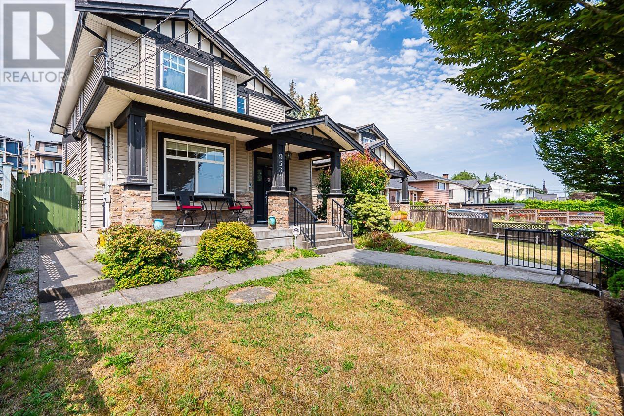 953a Alderson Avenue, Coquitlam, British Columbia  V3K 1V7 - Photo 3 - R2981667