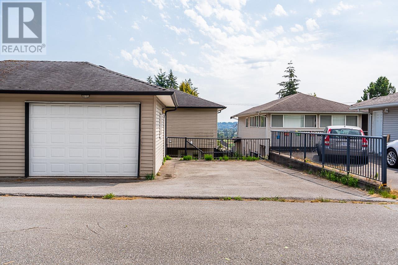 953a Alderson Avenue, Coquitlam, British Columbia  V3K 1V7 - Photo 35 - R2981667