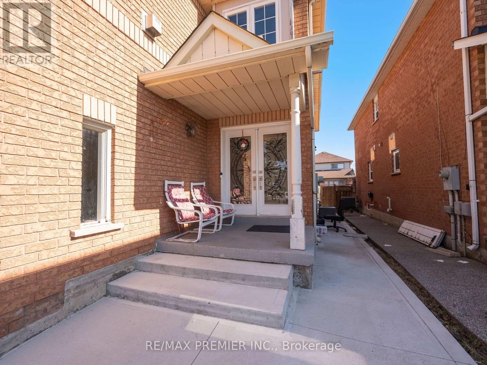Property at 3645 INDIGO CRESCENT image 3