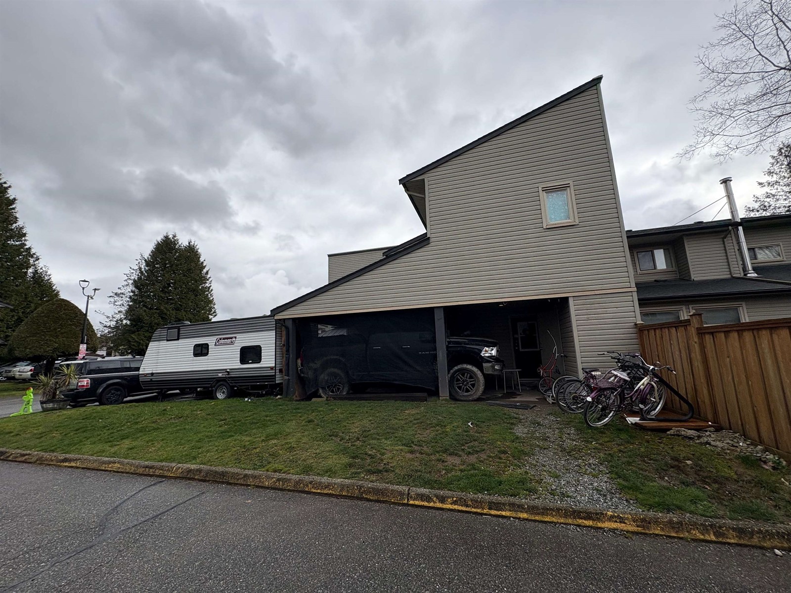 Property at 40 27456 32 AVENUE image 2
