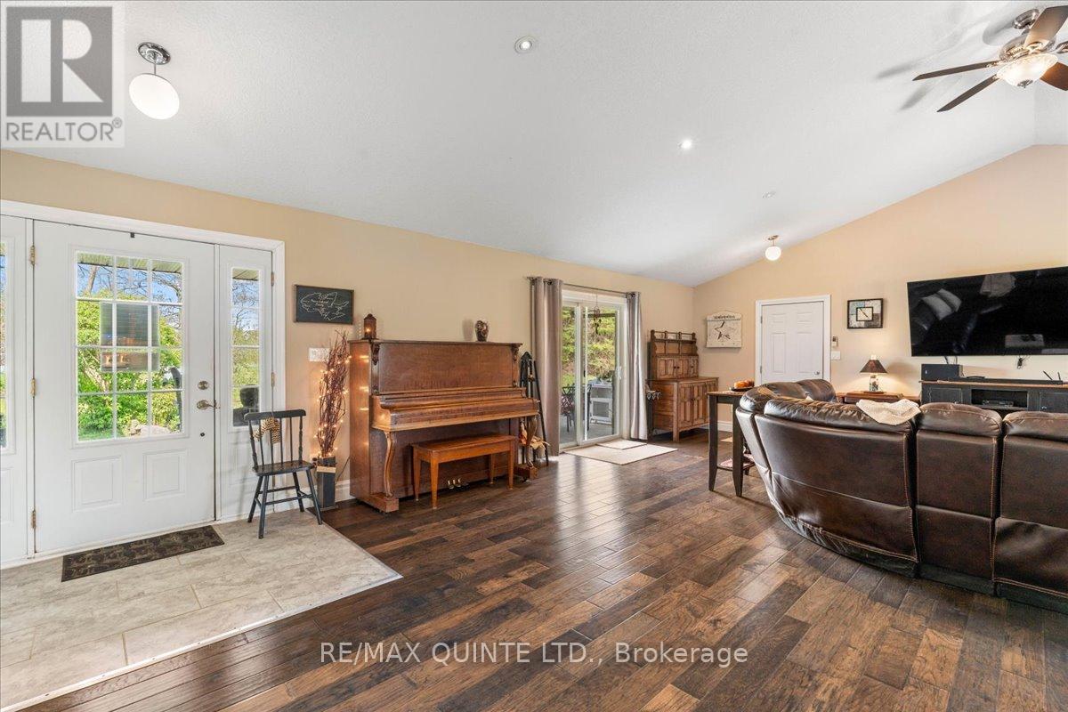 1686 County Road 13, Prince Edward County, Ontario K0K 2P0 - Photo 14 - X12041040