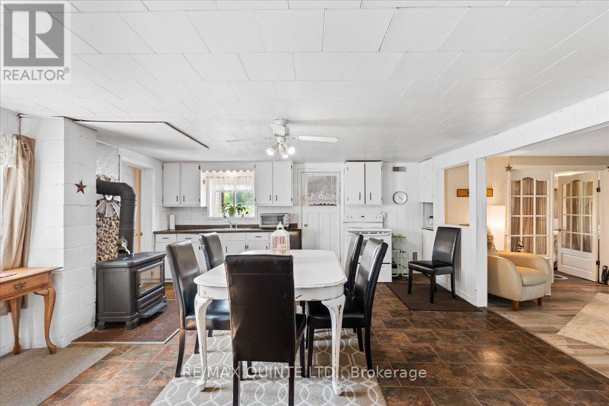 1686 County Road 13, Prince Edward County, Ontario K0K 2P0 - Photo 15 - X12041040