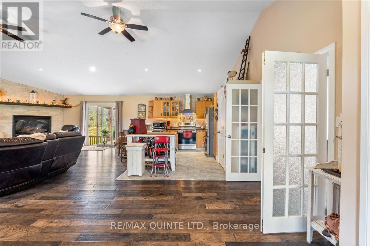 1686 County Road 13, Prince Edward County, Ontario K0K 2P0 - Photo 3 - X12041040
