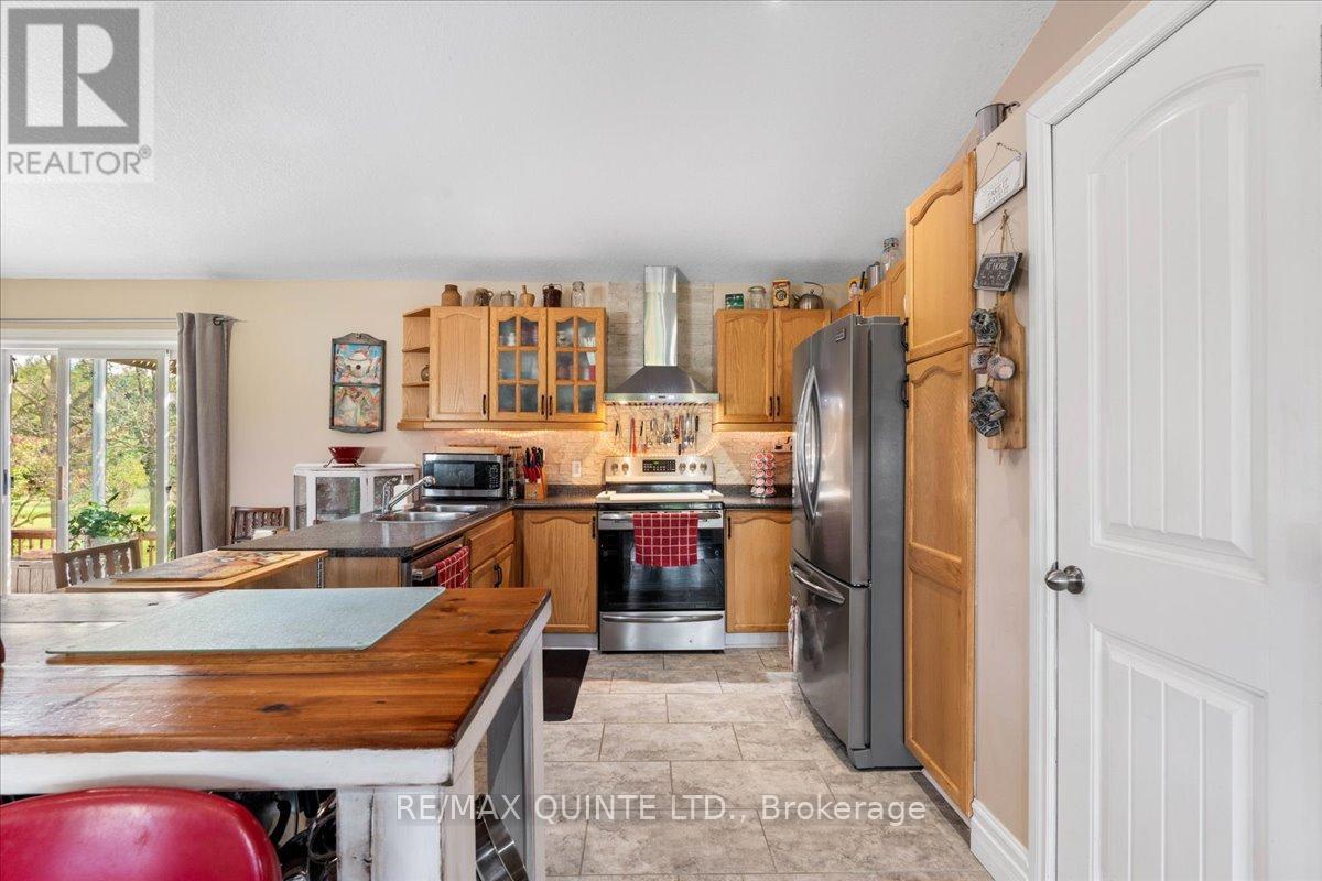 1686 County Road 13, Prince Edward County, Ontario K0K 2P0 - Photo 6 - X12041040