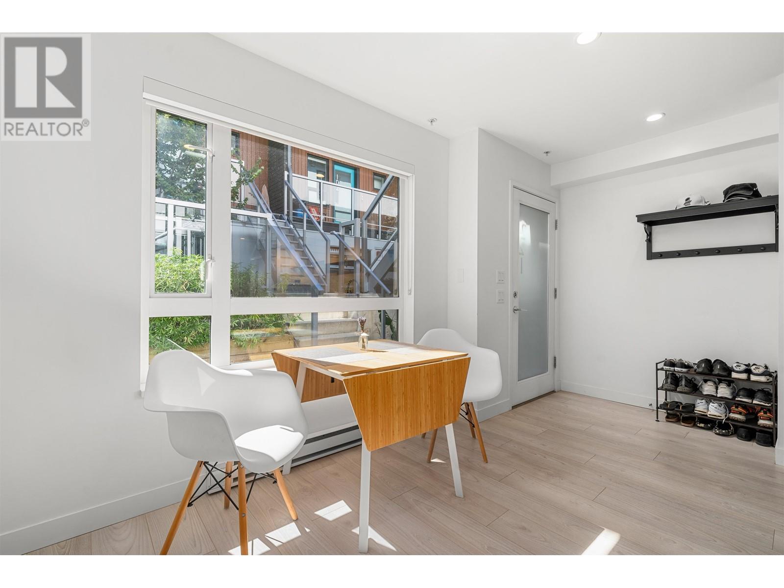 Listing Picture 3 of 22 : 221 311 E 16TH AVENUE, Vancouver / 溫哥華 - 魯藝地產 Yvonne Lu Group - MLS Medallion Club Member