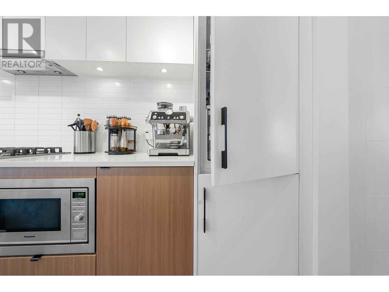 Listing Picture 7 of 22 : 221 311 E 16TH AVENUE, Vancouver / 溫哥華 - 魯藝地產 Yvonne Lu Group - MLS Medallion Club Member