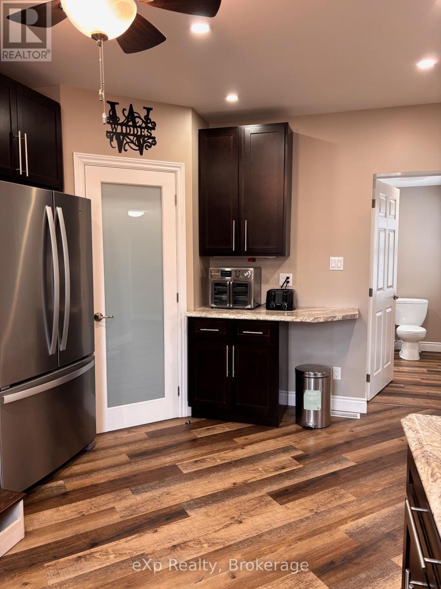 105 May Street, Brockton, Ontario  N0G 2V0 - Photo 11 - X12041020