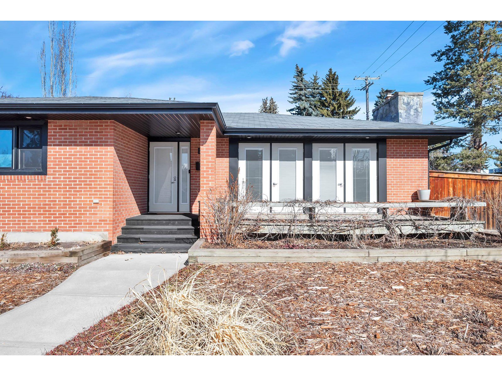 Property at 14012 90A AV NW image 3