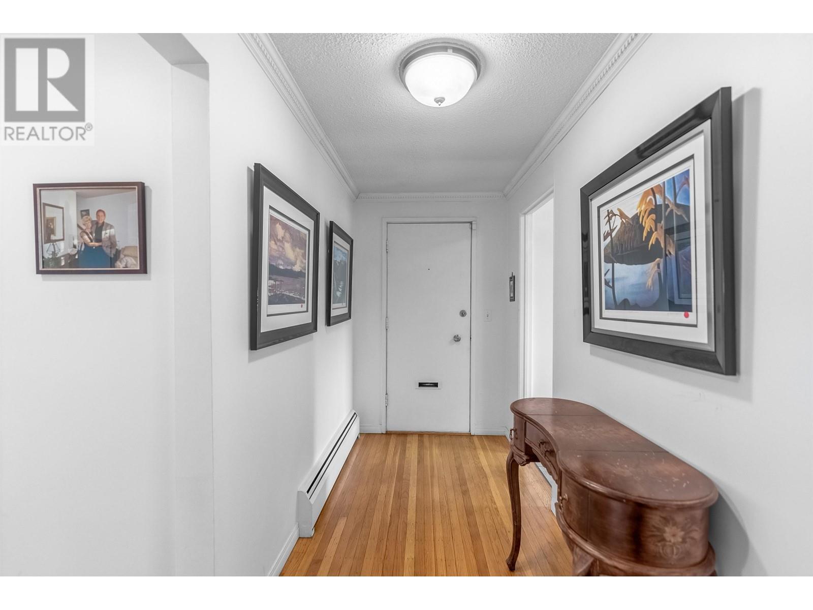 854 Westview Crescent, North Vancouver, British Columbia  V7N 3X8 - Photo 3 - R2981765