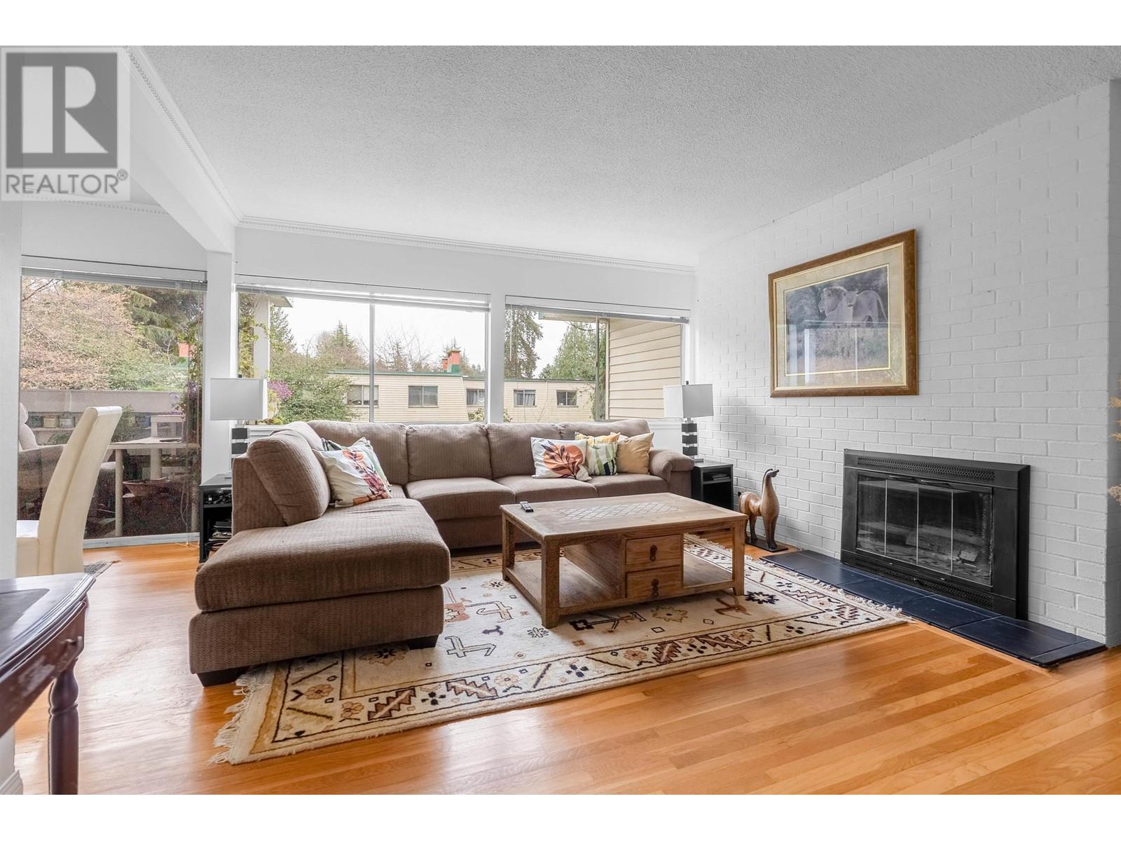 854 Westview Crescent, North Vancouver, British Columbia  V7N 3X8 - Photo 4 - R2981765