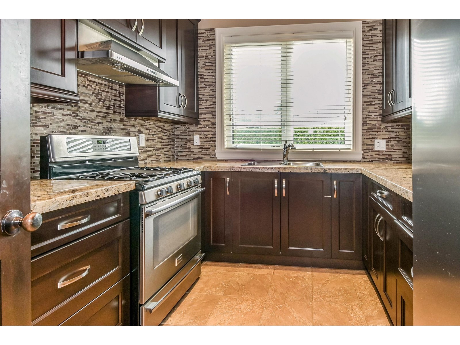 31538 Kenney Avenue, Mission, British Columbia  V4S 0C6 - Photo 12 - R2980834