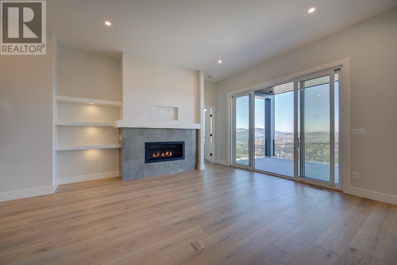 Property at 1018 Emslie Street image 4