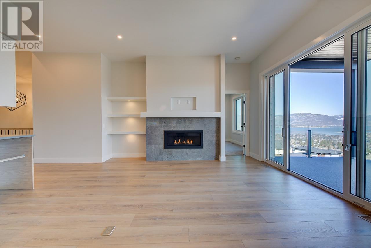 Property at 1018 Emslie Street image 5