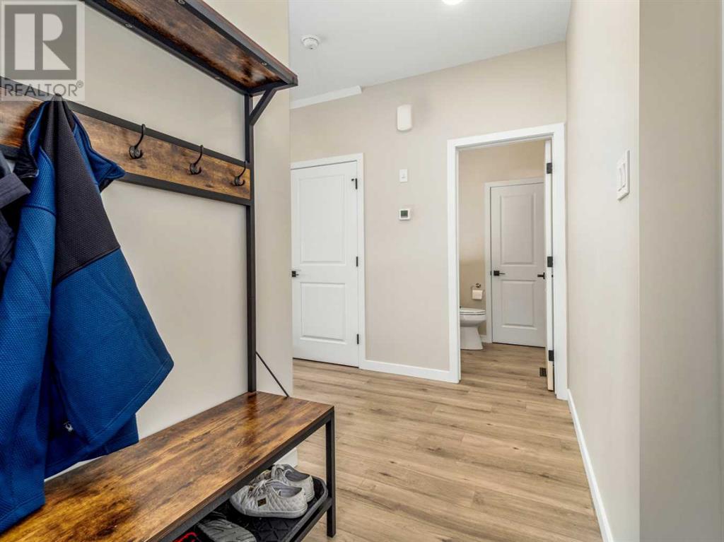 Property at 61 Goldenrod Place W image 3