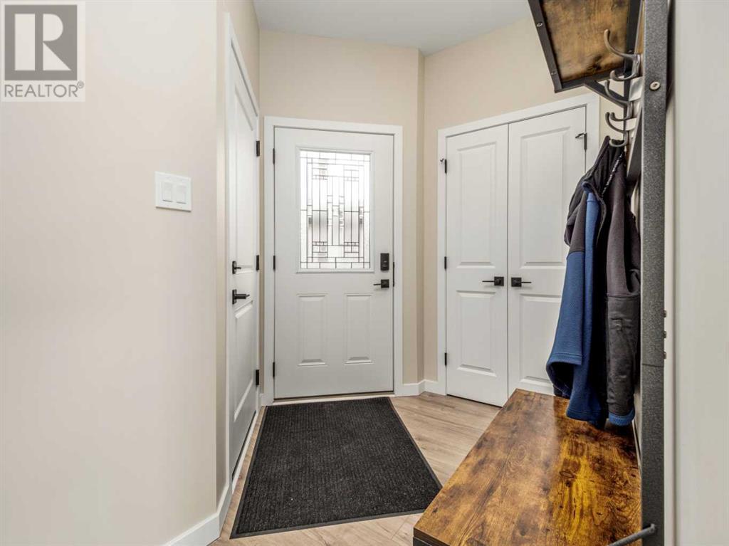 Property at 61 Goldenrod Place W image 4