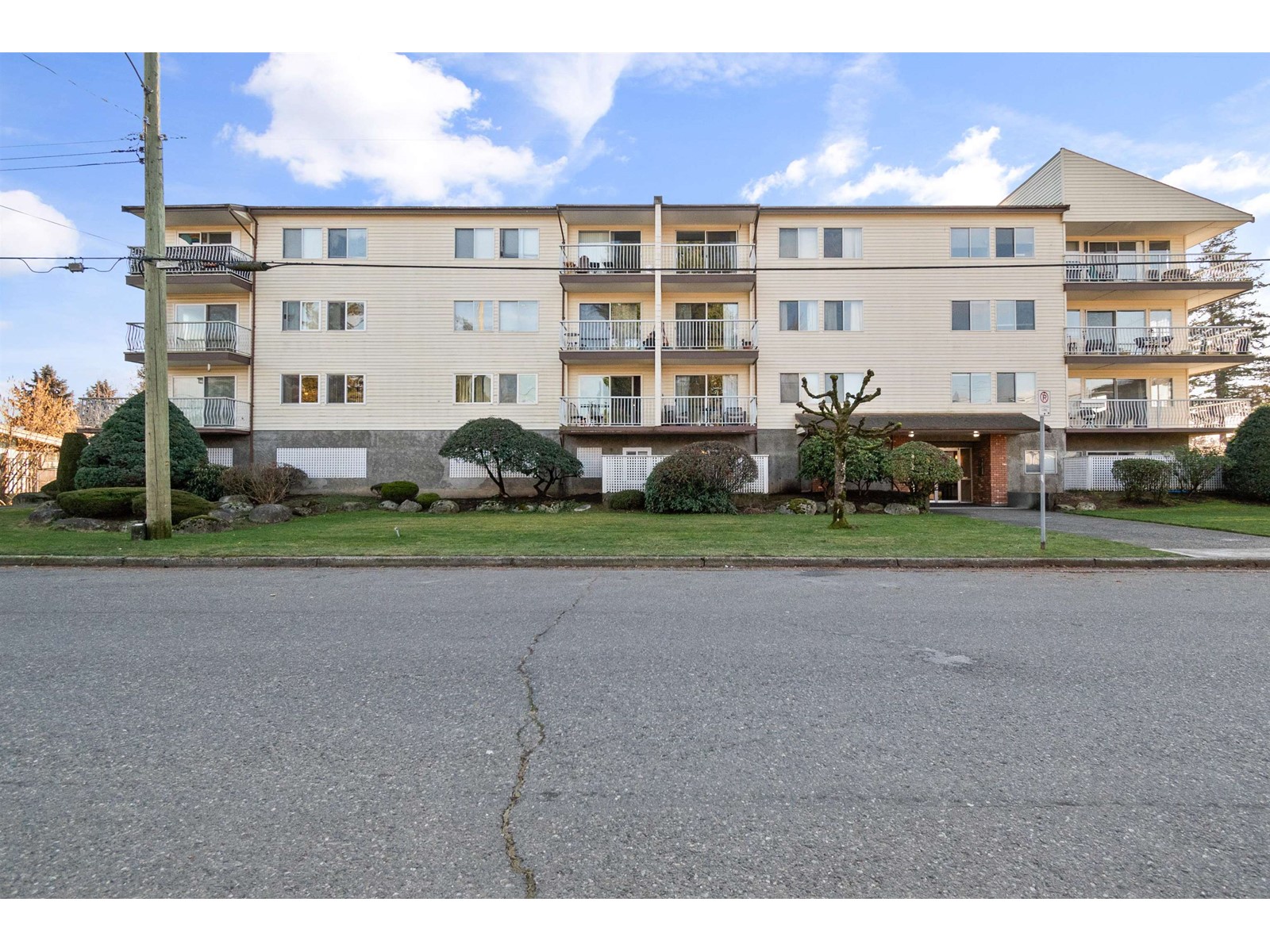 Property at 6 46210 MARGARET AVENUE image 1